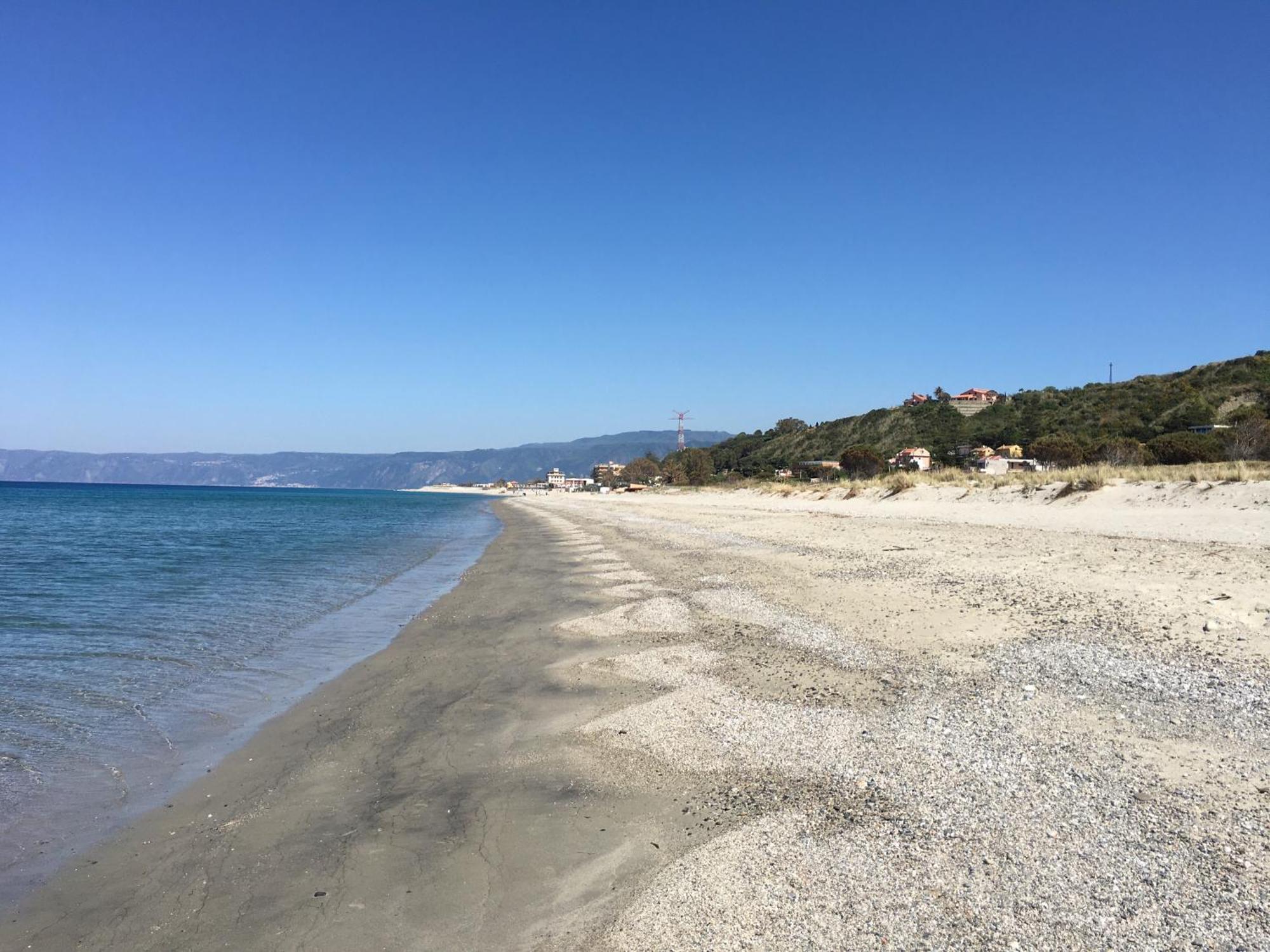 Casa Sulla Spiaggia- Mortelle Messina Eksteriør billede
