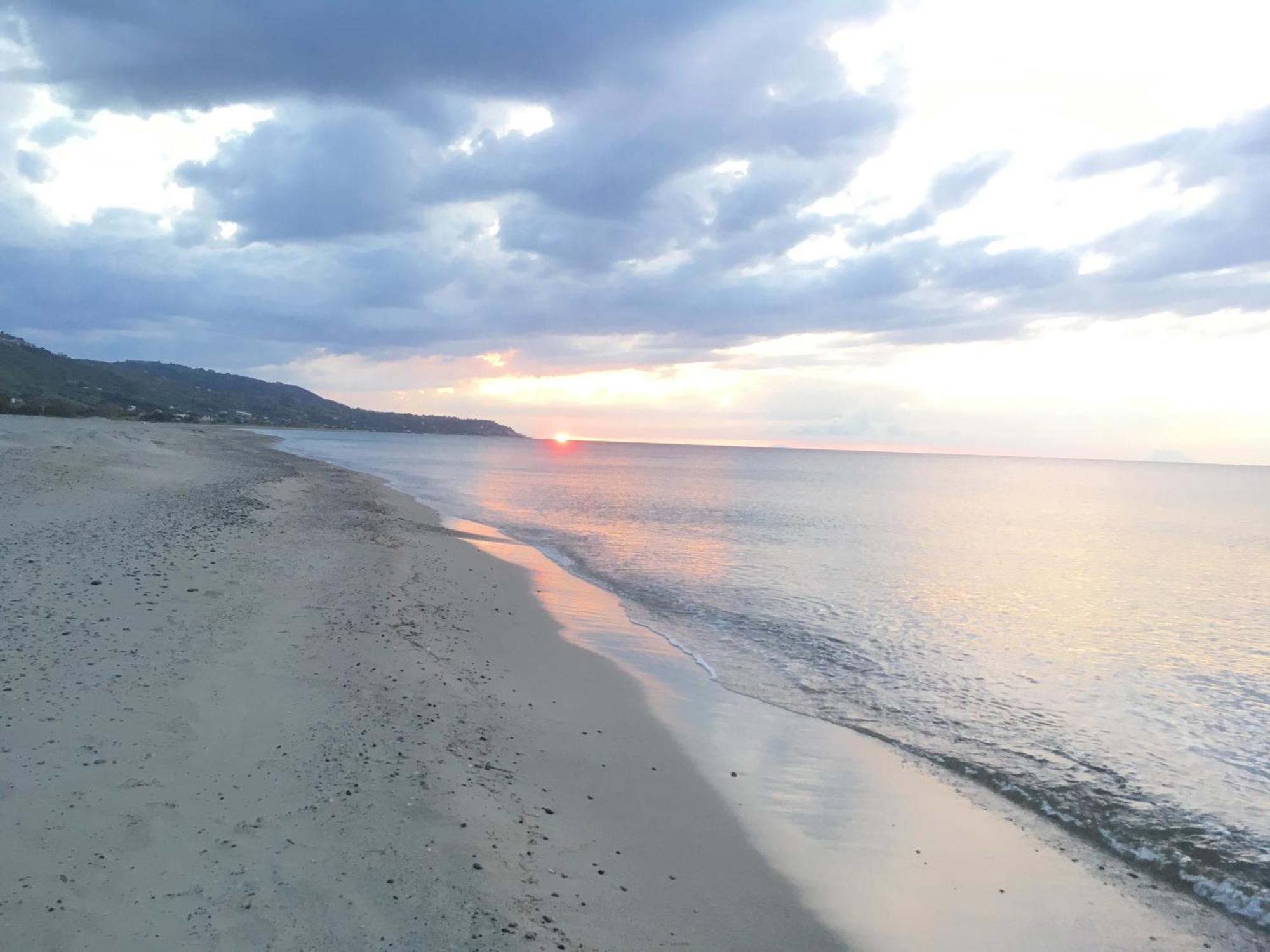Casa Sulla Spiaggia- Mortelle Messina Eksteriør billede